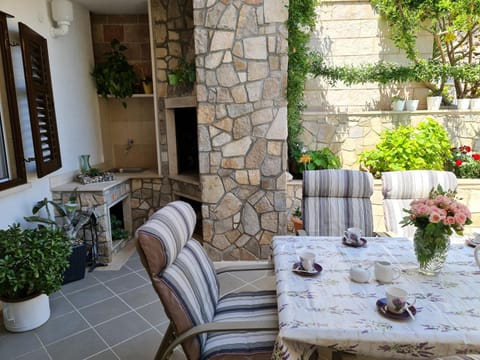 Balcony/Terrace, Dining area, Garden view