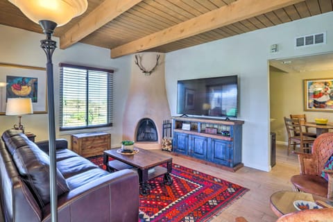 Traditional-Style Adobe Casita - Walk to Dtwn Apartment in Santa Fe