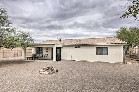 Dog-Friendly Retreat with Fire Pit and RV Hookups House in Lake Havasu City