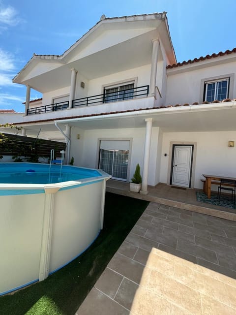 Big Wave Casa House in Nazaré