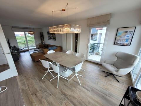 Magnifique duplex contemporain 3 chambres - Terrasse - Parking - WIFI (6 couchages) - FR-1-675-5 Apartment in Wimereux