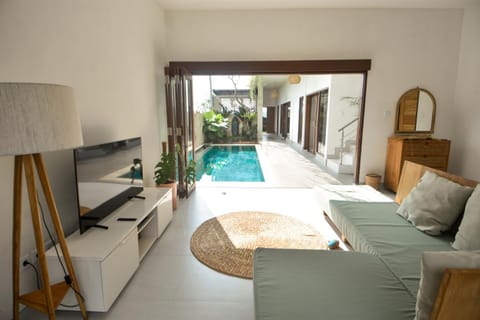 Living room, Pool view