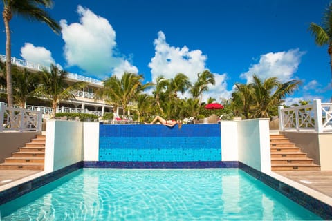 Coral Sands Hotel Hotel in North Eleuthera