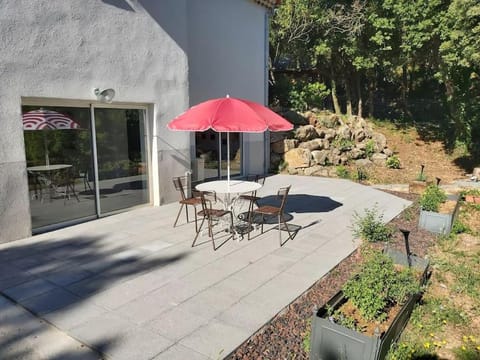 Garden, Dining area