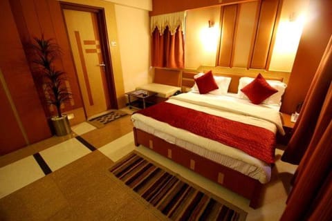 Marshall Hotel Hotel in Ahmedabad