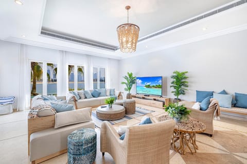 Luxurious 7 BDR villa in Palm Jumeirah Villa in Dubai