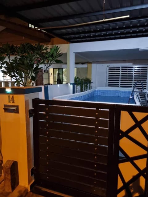 PRIVATE POOL Ssue Klebang Ipoh Homestay-Guesthouse With Wifi & Netflix House in Ipoh