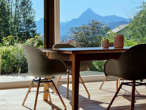 Dining area, Mountain view