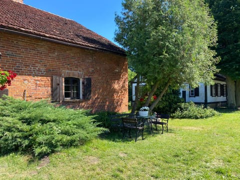 Property building, Facade/entrance, Garden