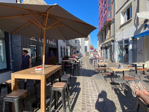 Saint-Quay-Portrieux Grande Maison avec terrasse à 40m de la plage du port House in Saint-Quay-Portrieux