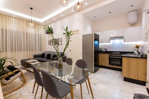 Airport Apartment Suite Casablanca FREE WIFI Modern Confort Calme Condo in Casablanca-Settat