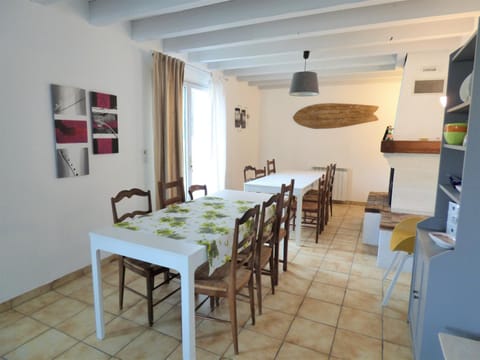 L'OREE DE LA PLAGE, 15 pers, Charmante Maison rénovée avec terrain de pétanque et table de ping pong à Vieux-Boucau House in Vieux-Boucau-les-Bains