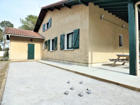 L'OREE DE LA PLAGE, 15 pers, Charmante Maison rénovée avec terrain de pétanque et table de ping pong à Vieux-Boucau House in Vieux-Boucau-les-Bains