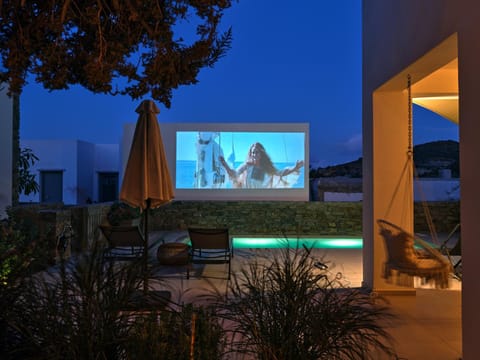 Garden, Evening entertainment, Pool view