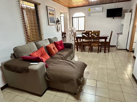 Apartment 10 minutes by the SJO airport - Apartment in Alajuela