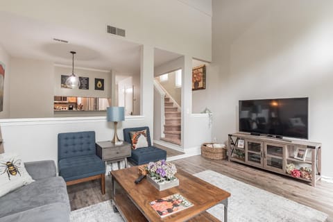 Modern Cozy Townhome Condo in Pineville