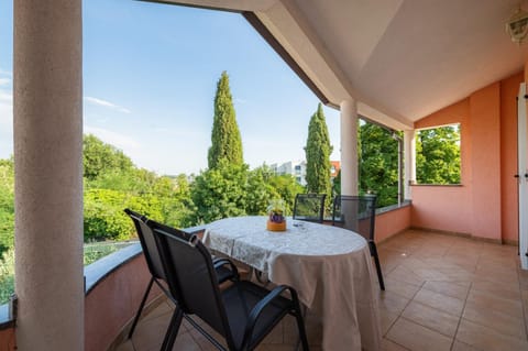 Day, View (from property/room), Balcony/Terrace, Seating area, Garden view