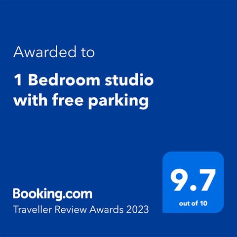 1 Bedroom studio with free parking Apartamento in Truro