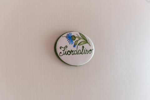 Property logo or sign, Other, Decorative detail, Logo/Certificate/Sign, Text overlay