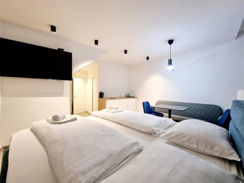 TV and multimedia, Photo of the whole room