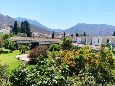 Day, Garden, View (from property/room), Garden view, Mountain view