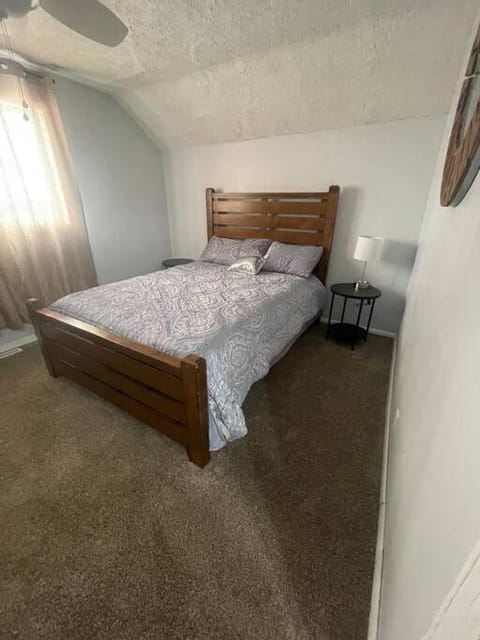 Comfortable 2 Bedroom Home in Historic Hibbing Chalet in Minnesota