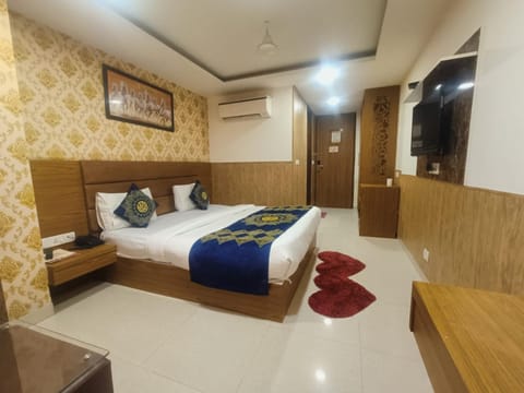 Hotel Grand Suites By D Capitol- New Delhi Airport Hotel in New Delhi