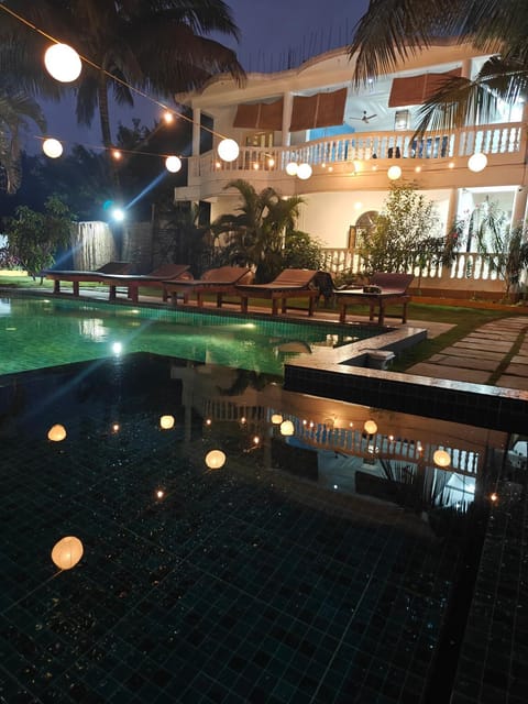 Property building, Swimming pool