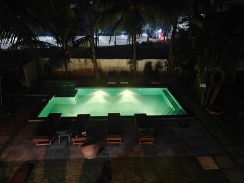 Night, Pool view, Swimming pool, sunbed