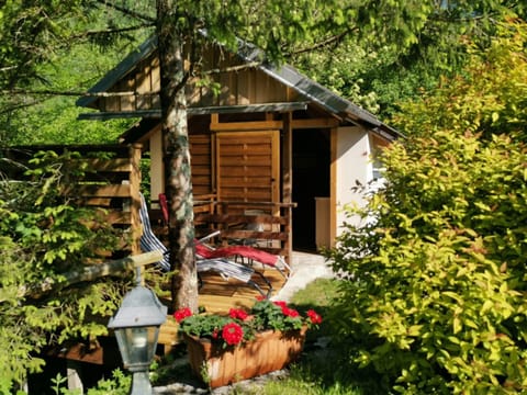 Glamping Narnia Apartment in Bovec