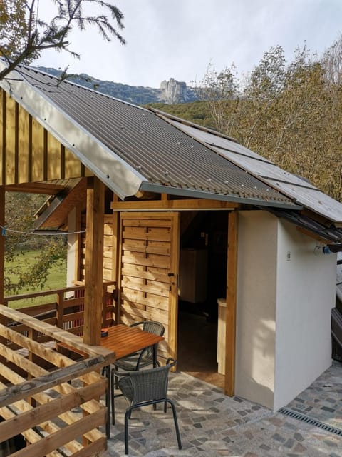 Glamping Narnia Apartment in Bovec