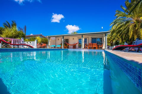 Villa Lazy Daze Chalet in Antigua and Barbuda