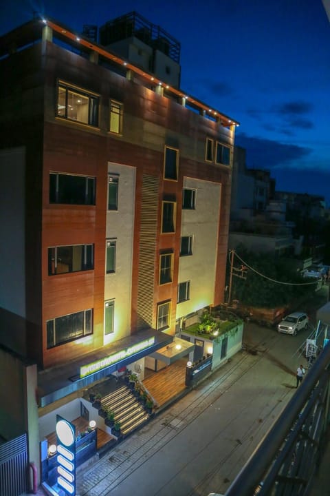 Property building, Night, Neighbourhood, Street view, Parking