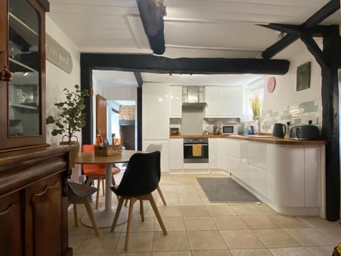 The Nook- A Rustic Cottage in a Beautiful Village. House in Sedgemoor