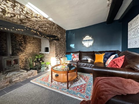 The Nook- A Rustic Cottage in a Beautiful Village. House in Sedgemoor