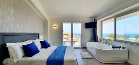 Hot Tub, Photo of the whole room, Bedroom, Sea view