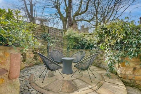 South Stable at Hallsteads: Cosy Stone Cottage, with Parking House in Alnmouth