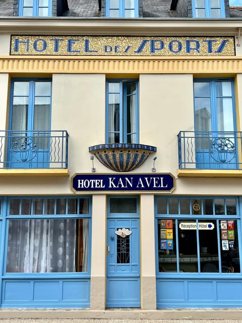 Facade/entrance