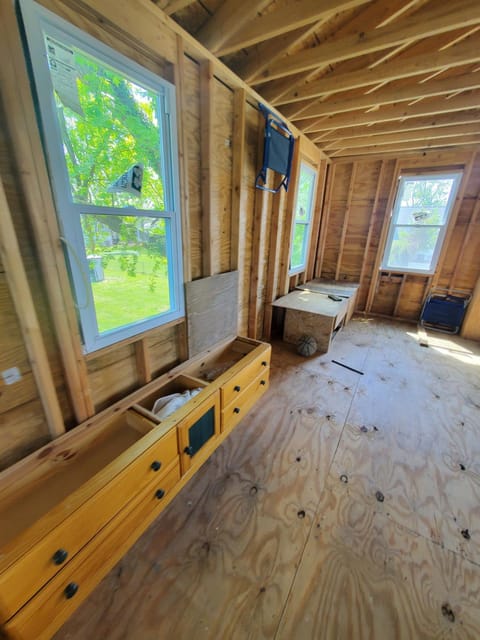 Room in Cabin - Camping Cabin With Sauna Access 2nd Fl- Bed and Breakfast in Dover