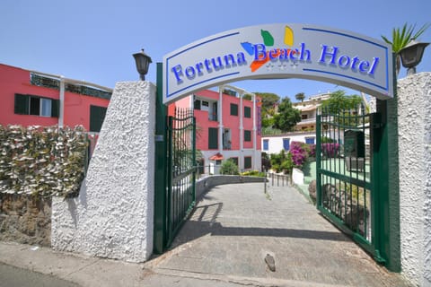 Fortuna Beach - Seaside Hotel Hôtel in Lacco Ameno