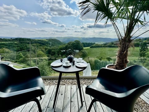 Balcony/Terrace, Mountain view