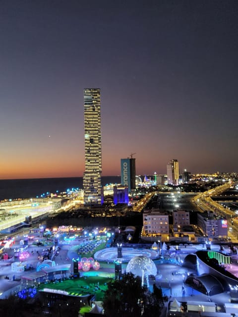 شقة مطلة على البحر والفورمولا ببرج المسارات Condo in Jeddah