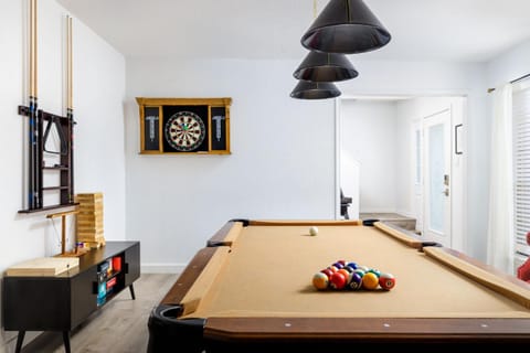 Darts, Game Room