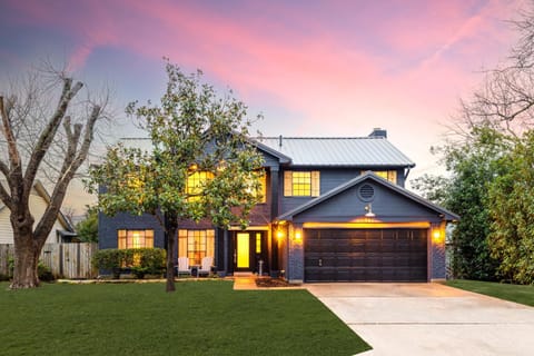 Timeless-Texas-Inn - Heated Pool Oasis & Lux Vibe Maison in Round Rock