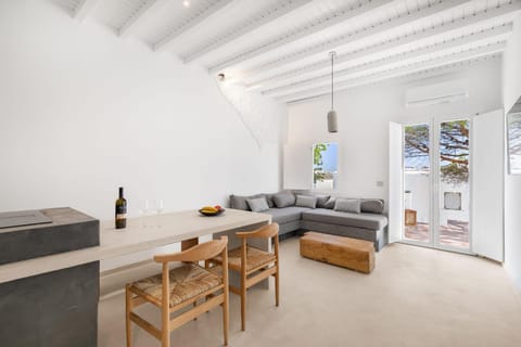 The Form Exclusive Suite Haus in Agios Ioannis Diakoftis