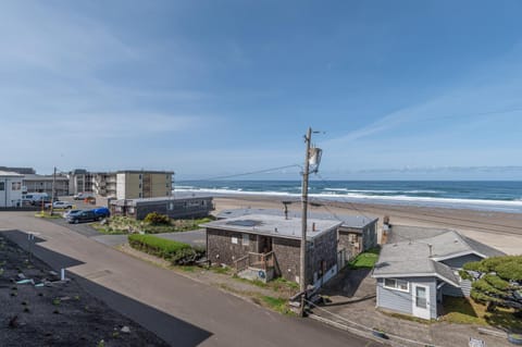 Neighbourhood, Natural landscape, Beach, Sea view, Street view