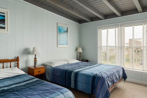 Admiral's Quarters by Oak Island Accommodations House in Oak Island