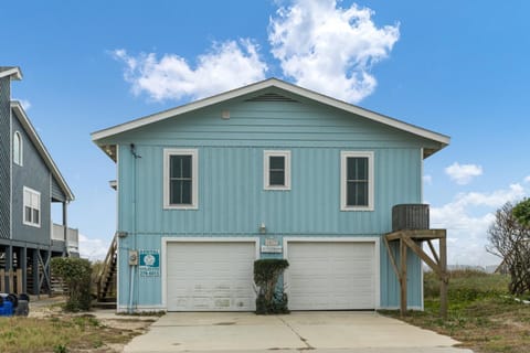 Admiral's Quarters by Oak Island Accommodations House in Oak Island