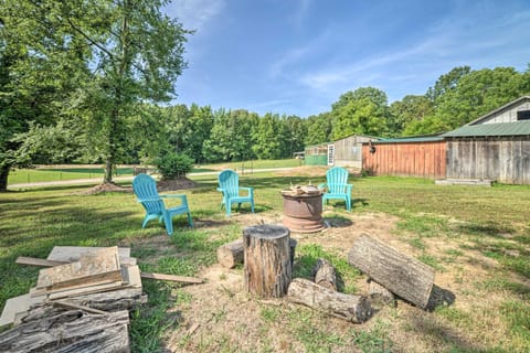 Charming New Concord Cabin on 50-Acre Farm! House in Lake Barkley