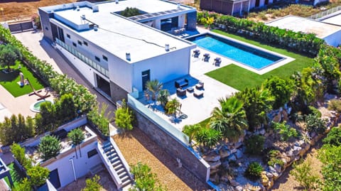 Property building, Bird's eye view, Garden, Garden view, Pool view, Swimming pool, sunbed